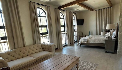 Superior Suite, Balcony, Vineyard View