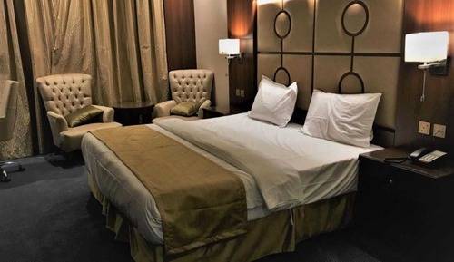 Standard Room, 1 King Bed