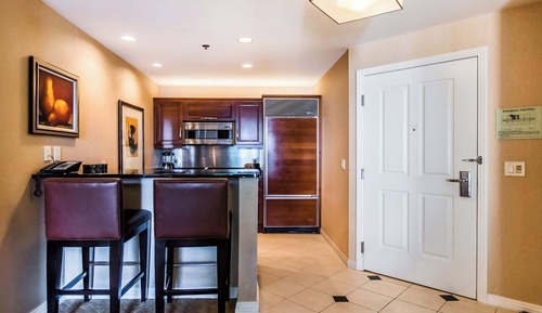 Suite, 1 Bedroom, Balcony, City View