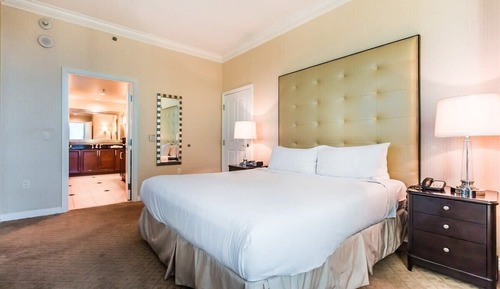 Suite, 1 Bedroom, Balcony, City View