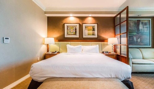 Signature Studio, City View