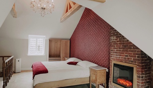 Suite, City View