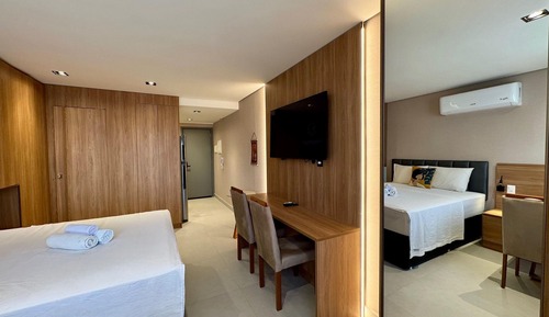 Honeymoon Studio