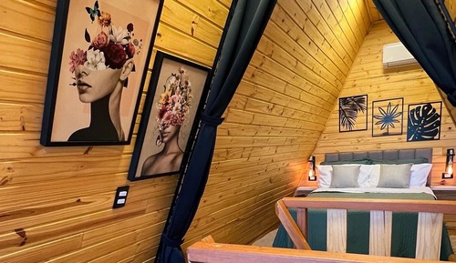 Deluxe Chalet, Hill View