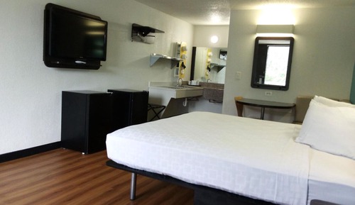 Standard Room, 2 Queen Beds, Non Smoking, Kitchenette