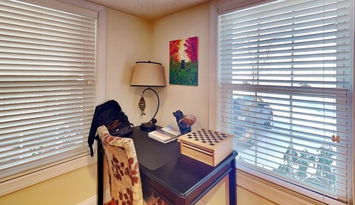 House (2 Bedrooms)