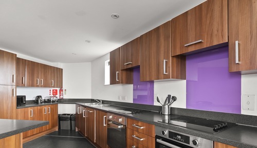 Apartment (Multiple Bedrooms)