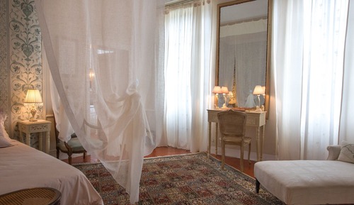 Deluxe Double Room, Ensuite, Park View (Margeurite)
