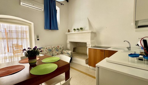 Apartment, Smoking