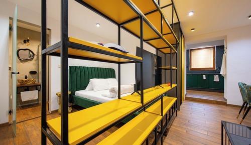 Deluxe Apartment