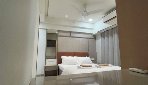 Downtown 1 BHK Apartment at Mahalaxmi, 602