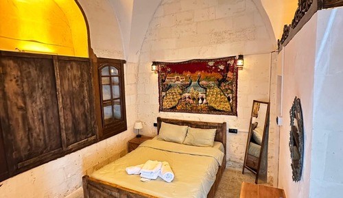 Room, Courtyard View