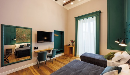 Luxury Triple Room, Balcony, City View
