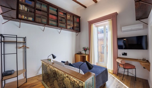 Deluxe Room, Balcony, City View