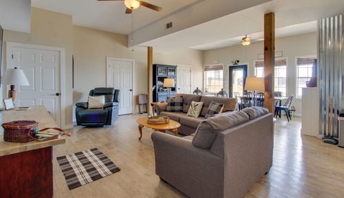 House (2 Bedrooms)
