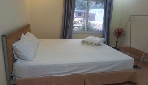 Comfort Room, Lake View