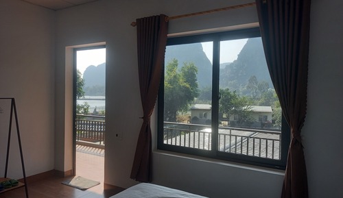 Comfort Room, Lake View