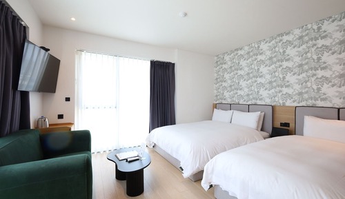 Deluxe Twin Room