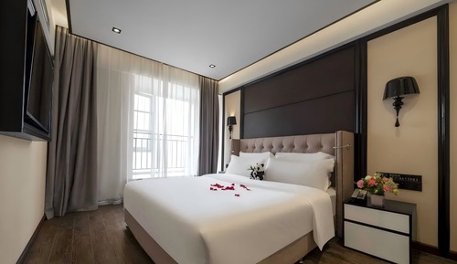 Luxury Single Room, City View