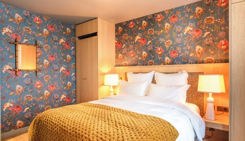 MONET - One-Bedroom Superior Apartment