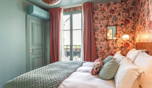 SAINT PHALLE - Deluxe Balcony Studio