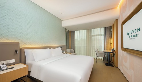 Standard Room, 1 King Bed