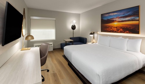 Standard Room, 1 King Bed