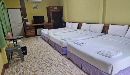 Family Room Garden View 1