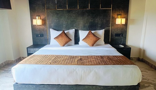 Royal Studio Suite
