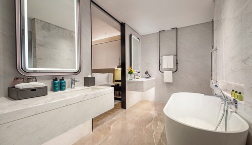 Suite, 1 Bedroom, Oceanfront (High Floor)