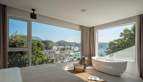 Classic Double Room, 1 Queen Bed, Partial Ocean View