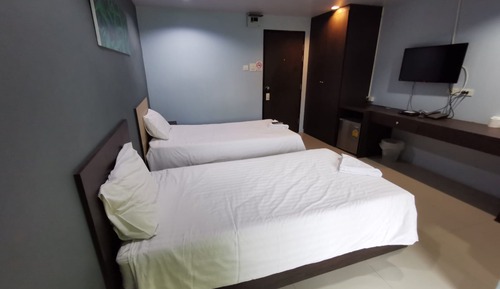 Standard Twin Room