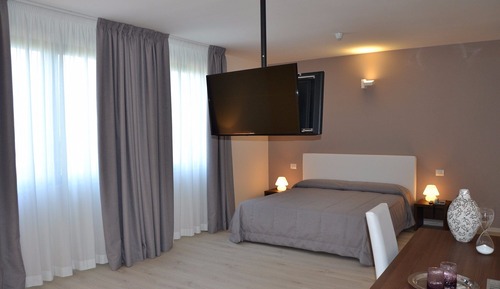 Junior Studio Suite