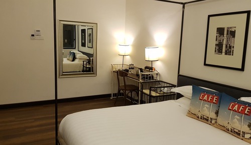 Cabin, 1 King Bed (No Window)