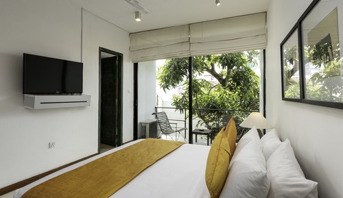 Standard Room, 1 King Bed