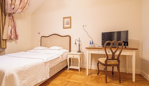 Double Room Single Use, Garden View