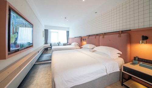 Family Triple Room, City View