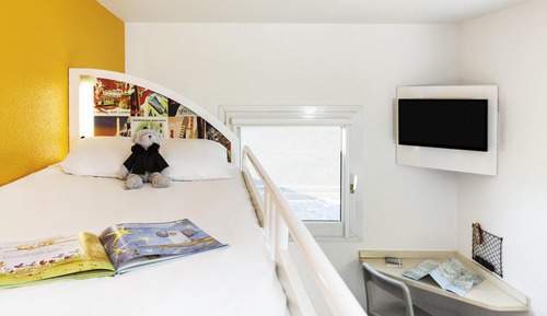 Room, Multiple Beds