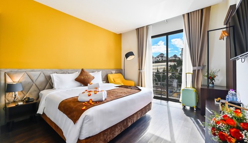 Premier Double Room, City View