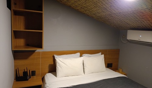 Economy Room