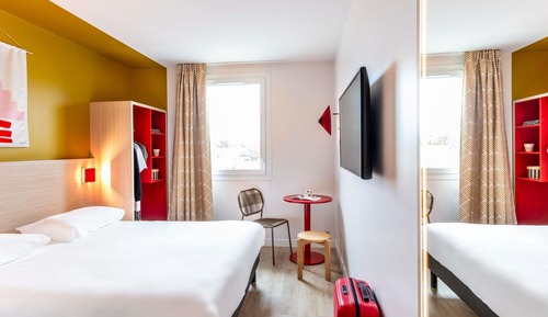 Standard Room, 1 Queen Bed
