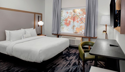 Standard Room, 1 King Bed (Mobility Accessible, Tub)