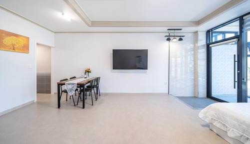 Basic Room, 1 Bedroom (Room 102)