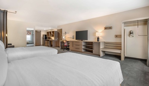 Studio, 2 Queen Beds, Accessible (Mobility & Hearing, Roll-in Shower)