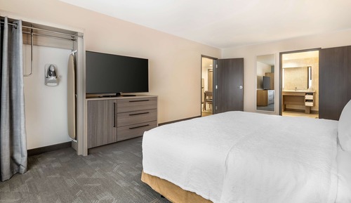 Suite, 1 King Bed, Accessible (Roll-In Shower)