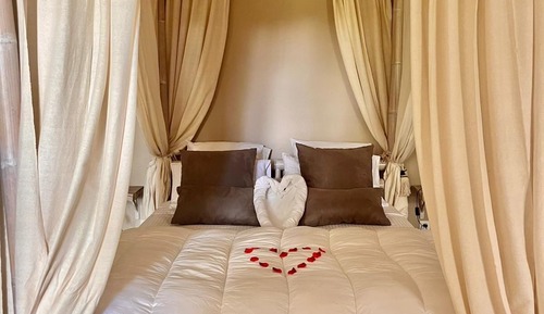 Honeymoon Room, Garden View