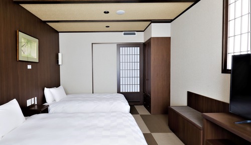Standard Western-style twin room