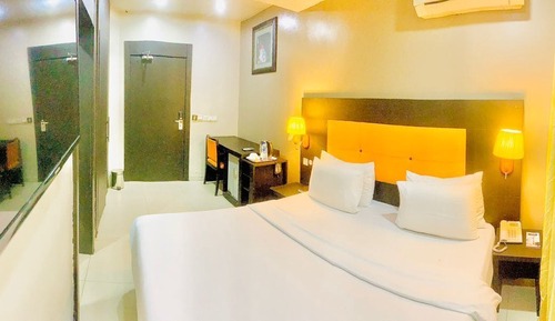 Premier Single Room, City View