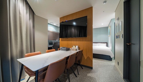 Party Room (Run of House)