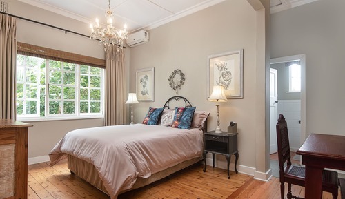 Deluxe Room, 1 Queen Bed, Non Smoking